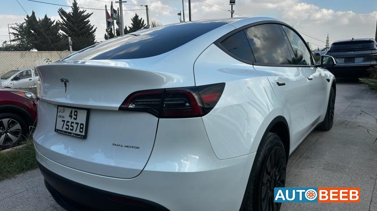 Tesla Y 2023