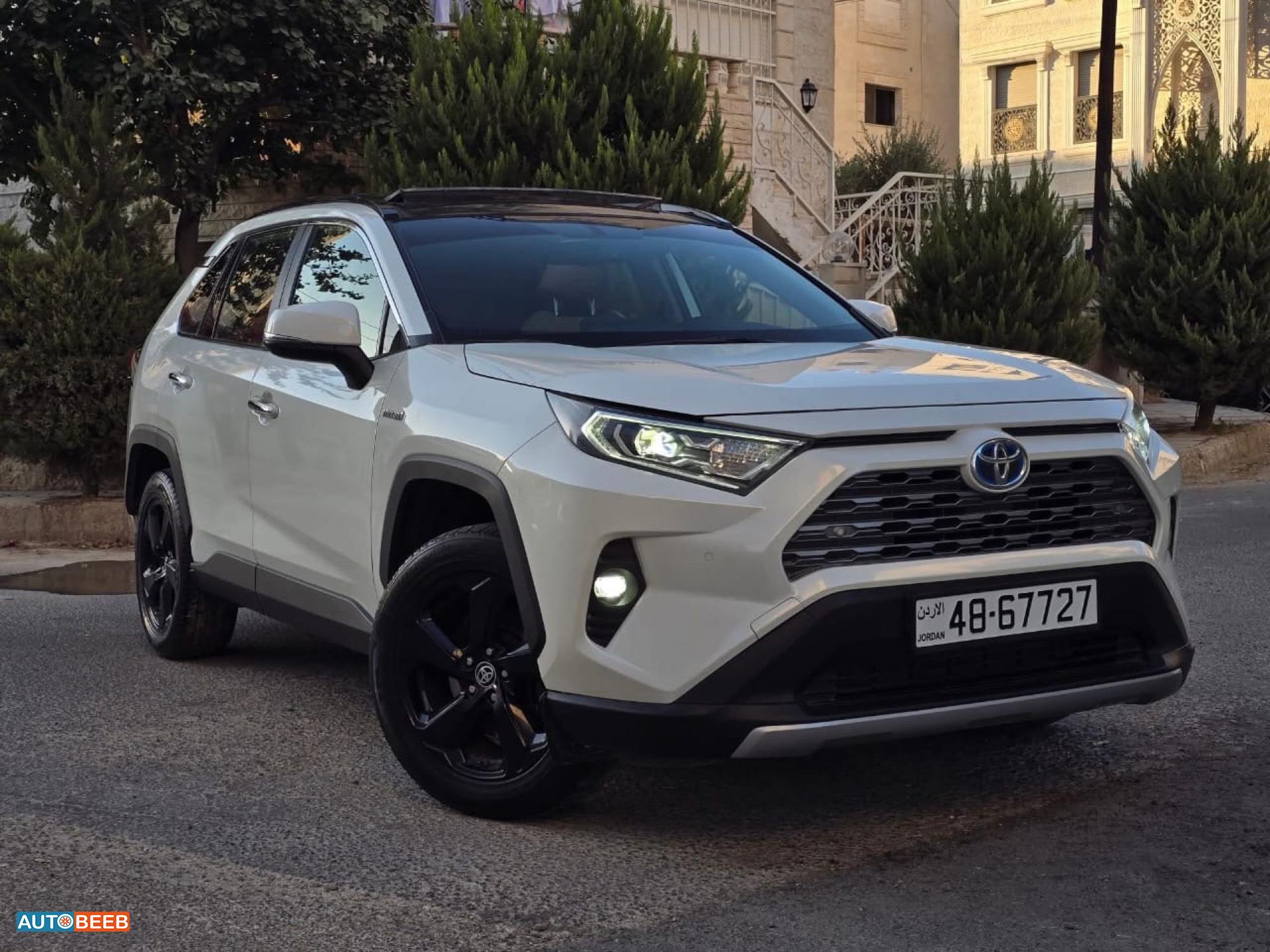 تويوتا راف فور 2021