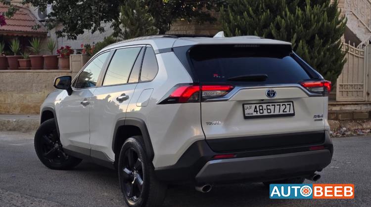 تويوتا راف فور 2021