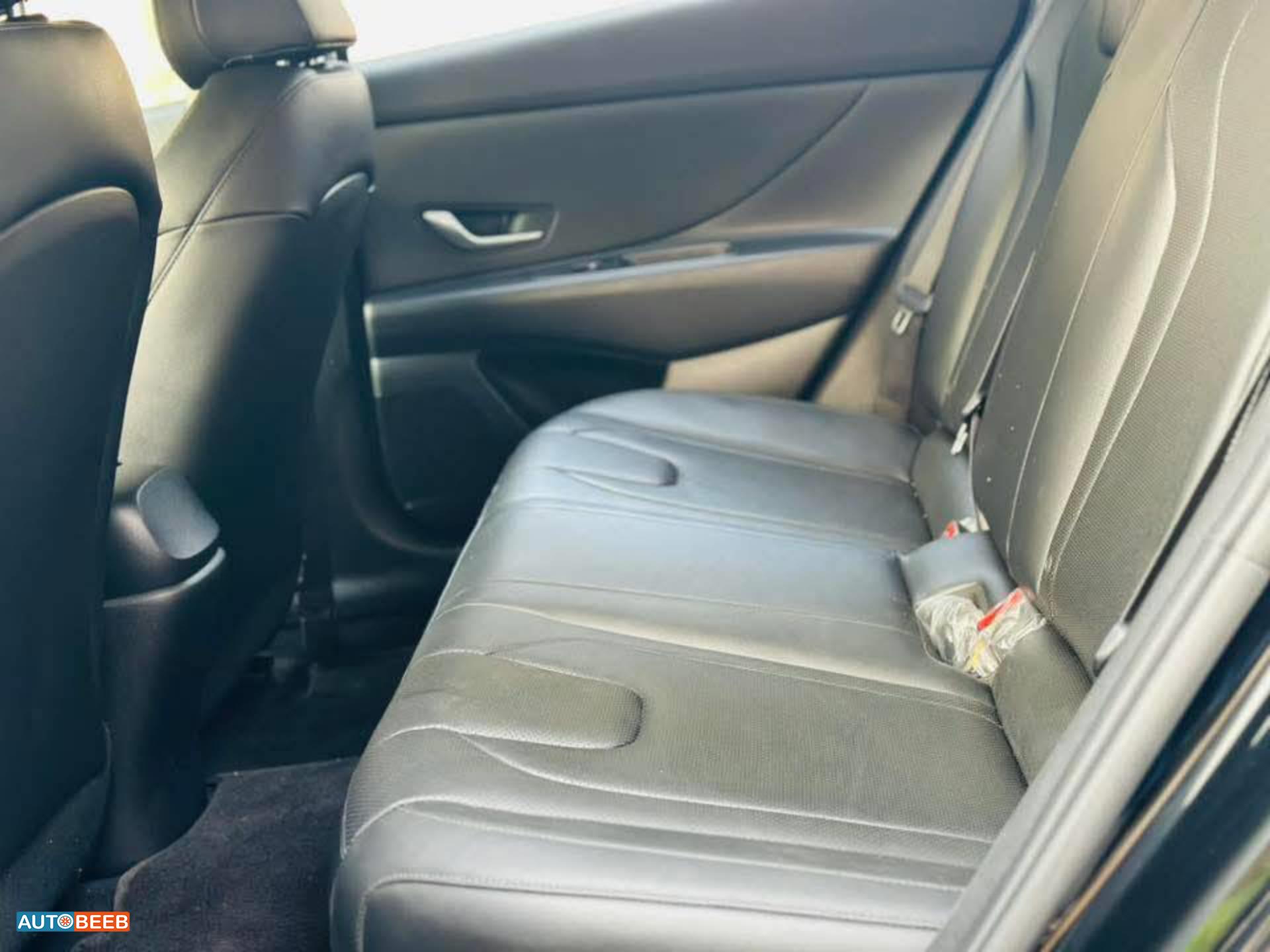 Hyundai Elantra 2021