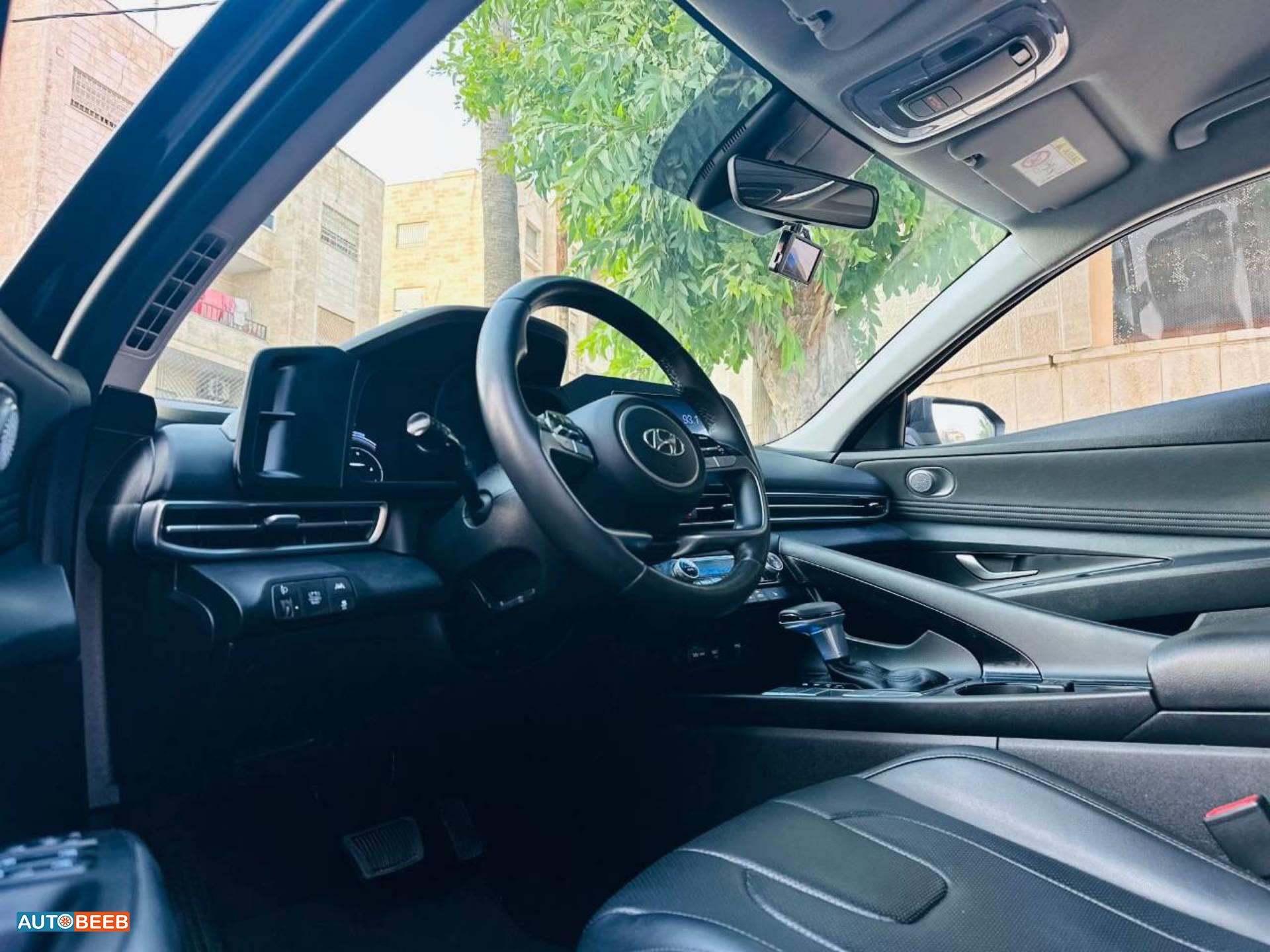 Hyundai Elantra 2021