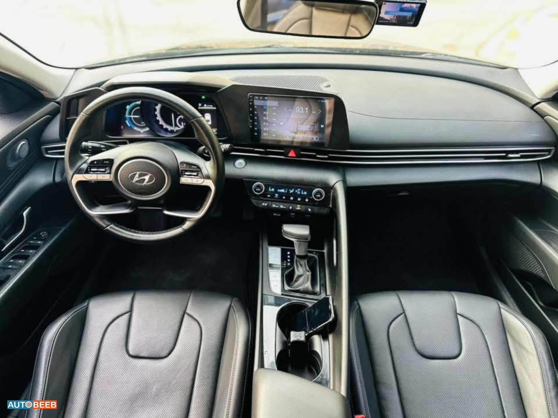 Hyundai Elantra 2021