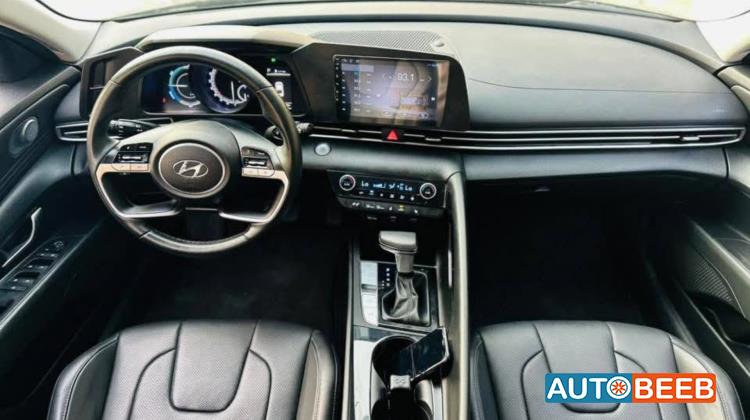 Hyundai Elantra 2021