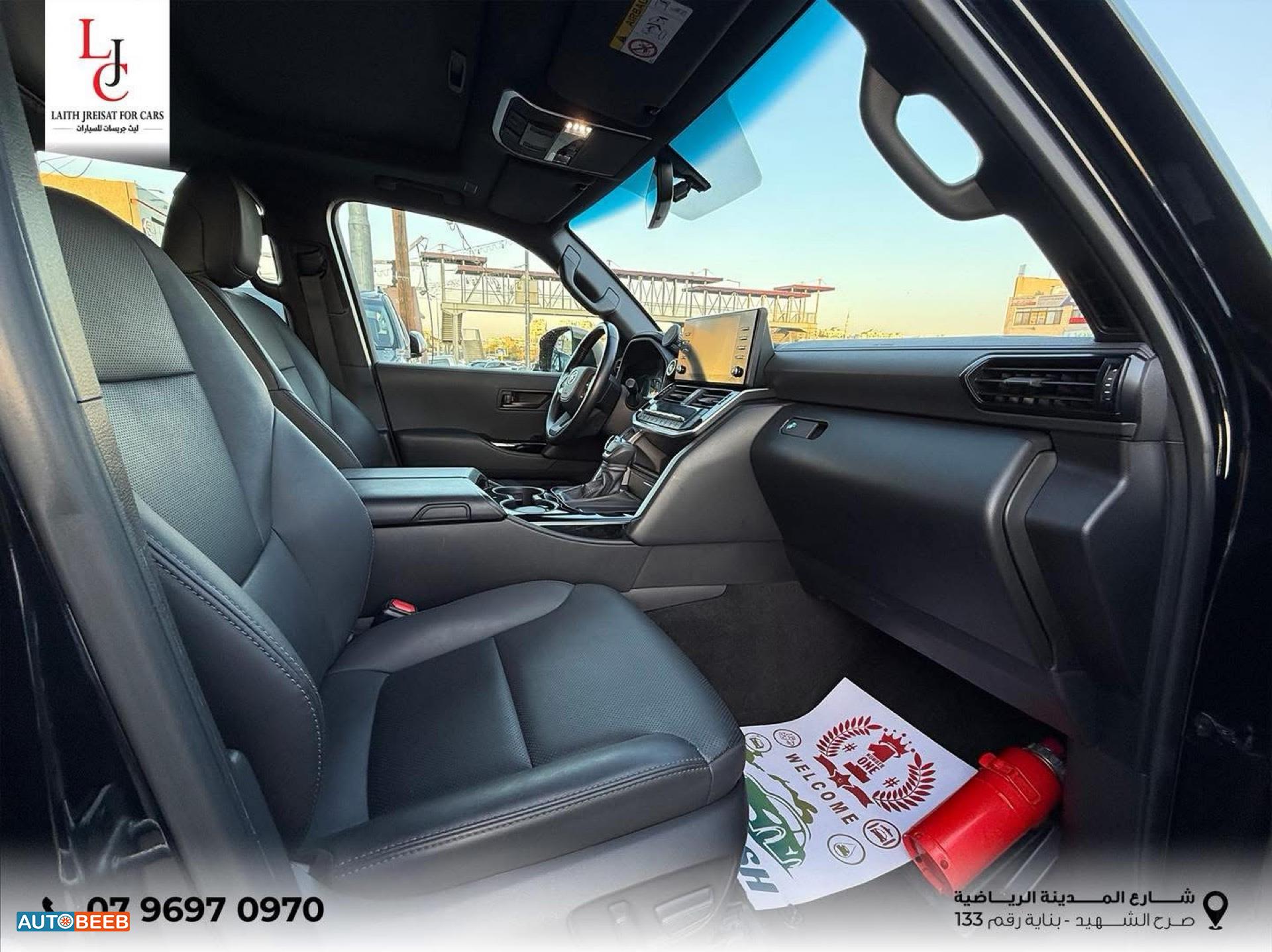 تويوتا لاندكروزر 2024