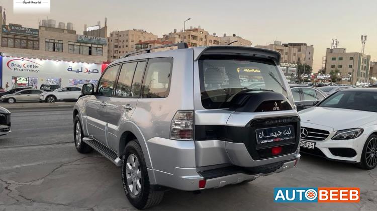 Mitsubishi Pajero 2015