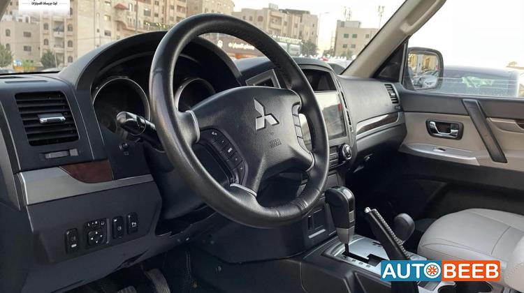 Mitsubishi Pajero 2015