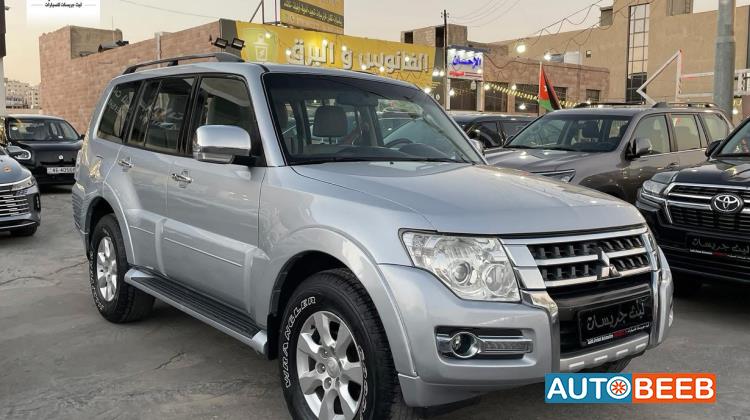 Mitsubishi Pajero 2015
