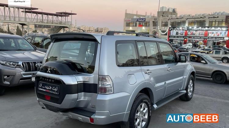 Mitsubishi Pajero 2015