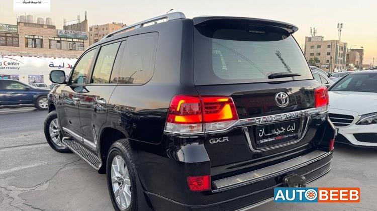 تويوتا لاندكروزر 2021