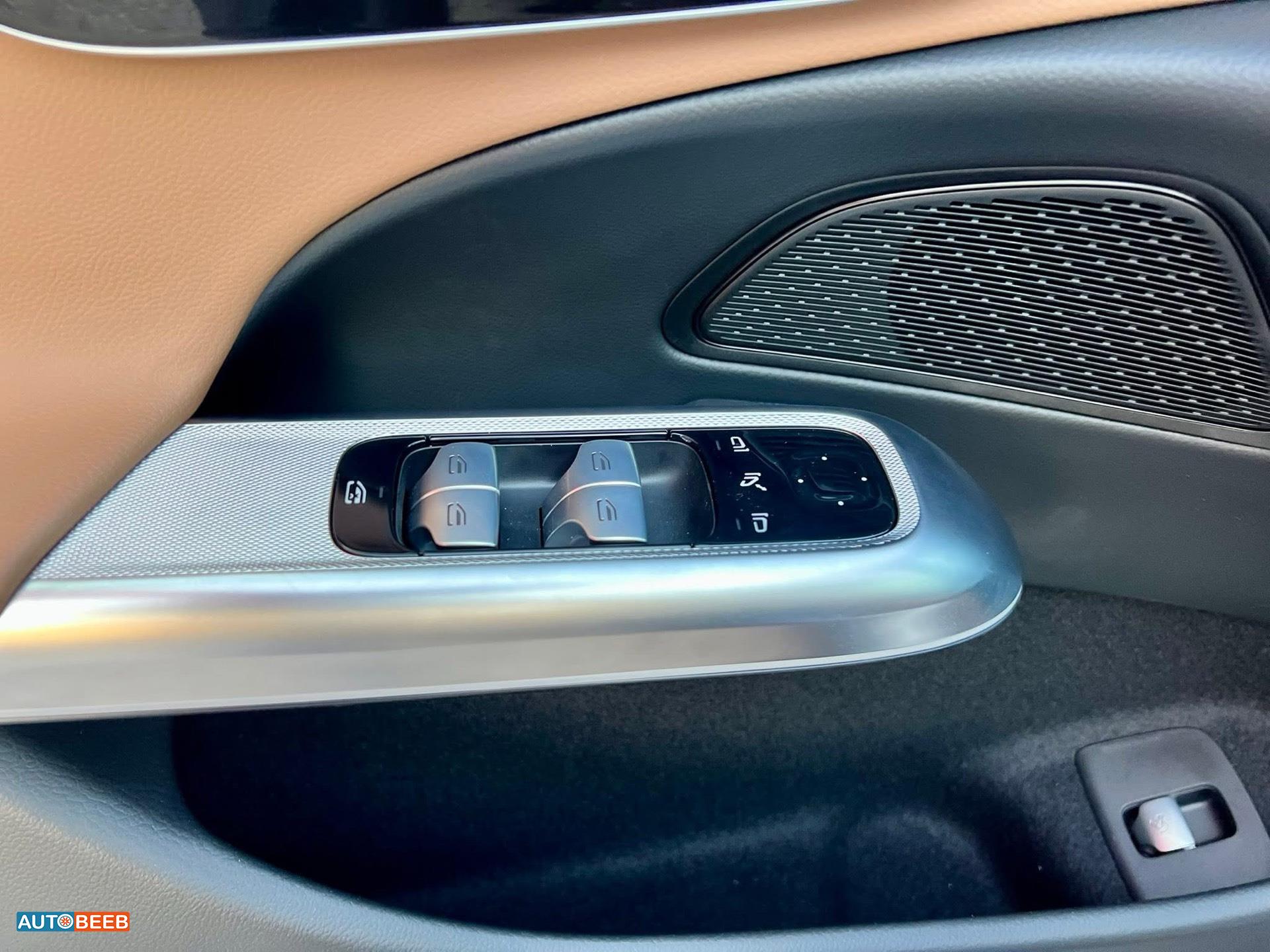 مرسيدس بنز E200 2024