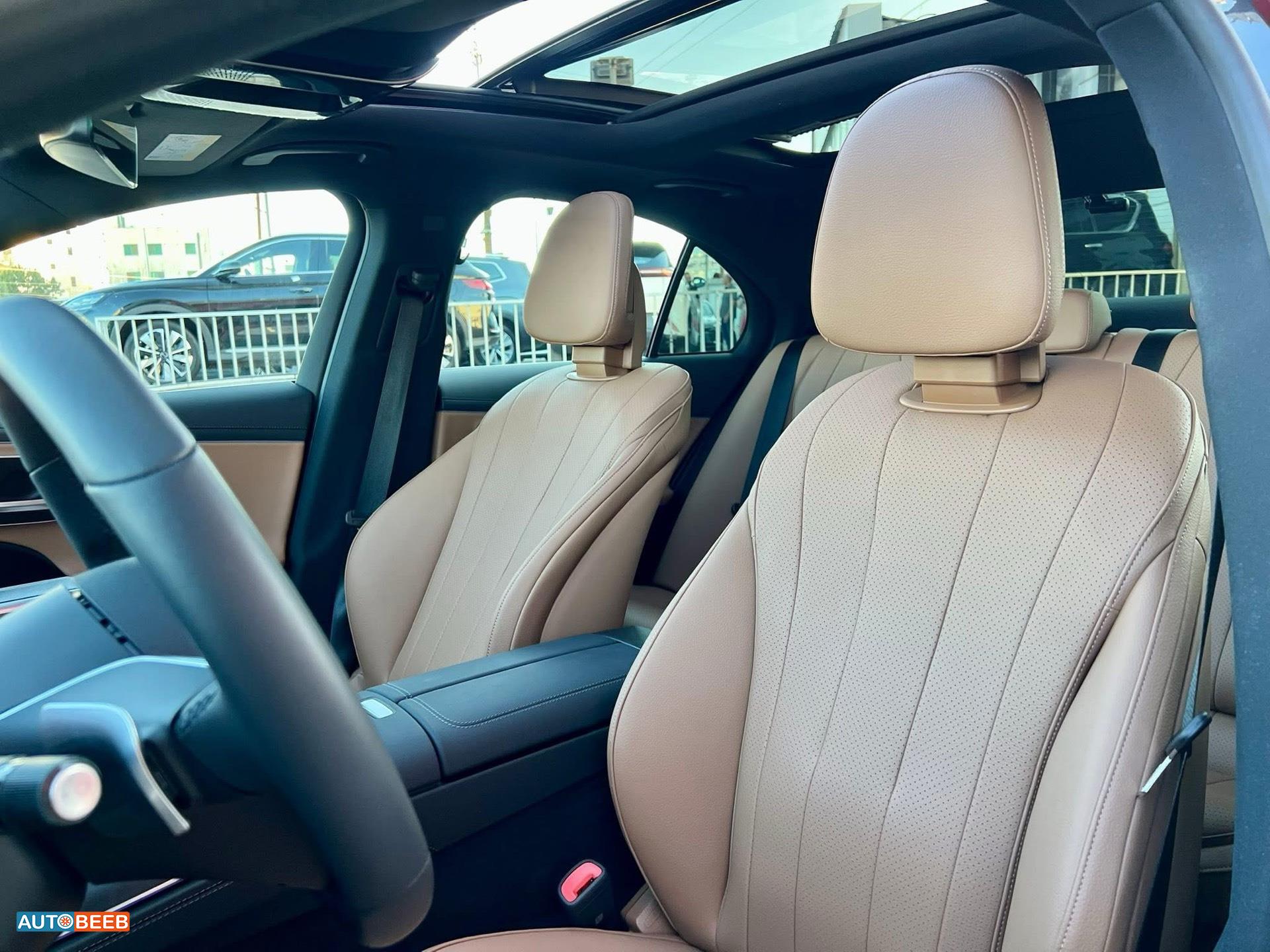 مرسيدس بنز E200 2024