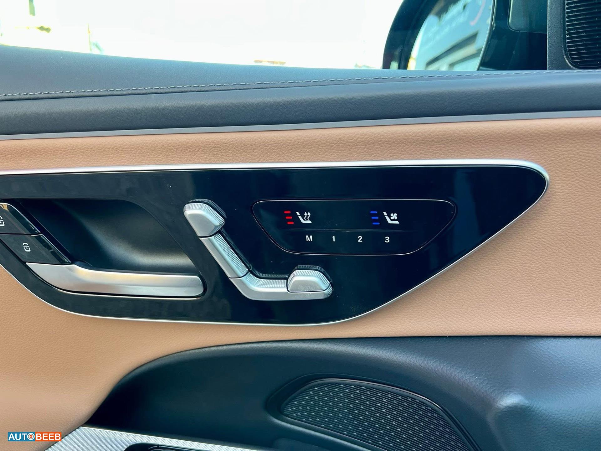 مرسيدس بنز E200 2024