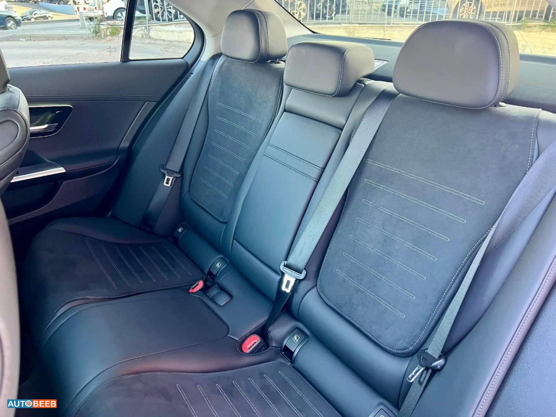 Mercedes Benz C180 2024