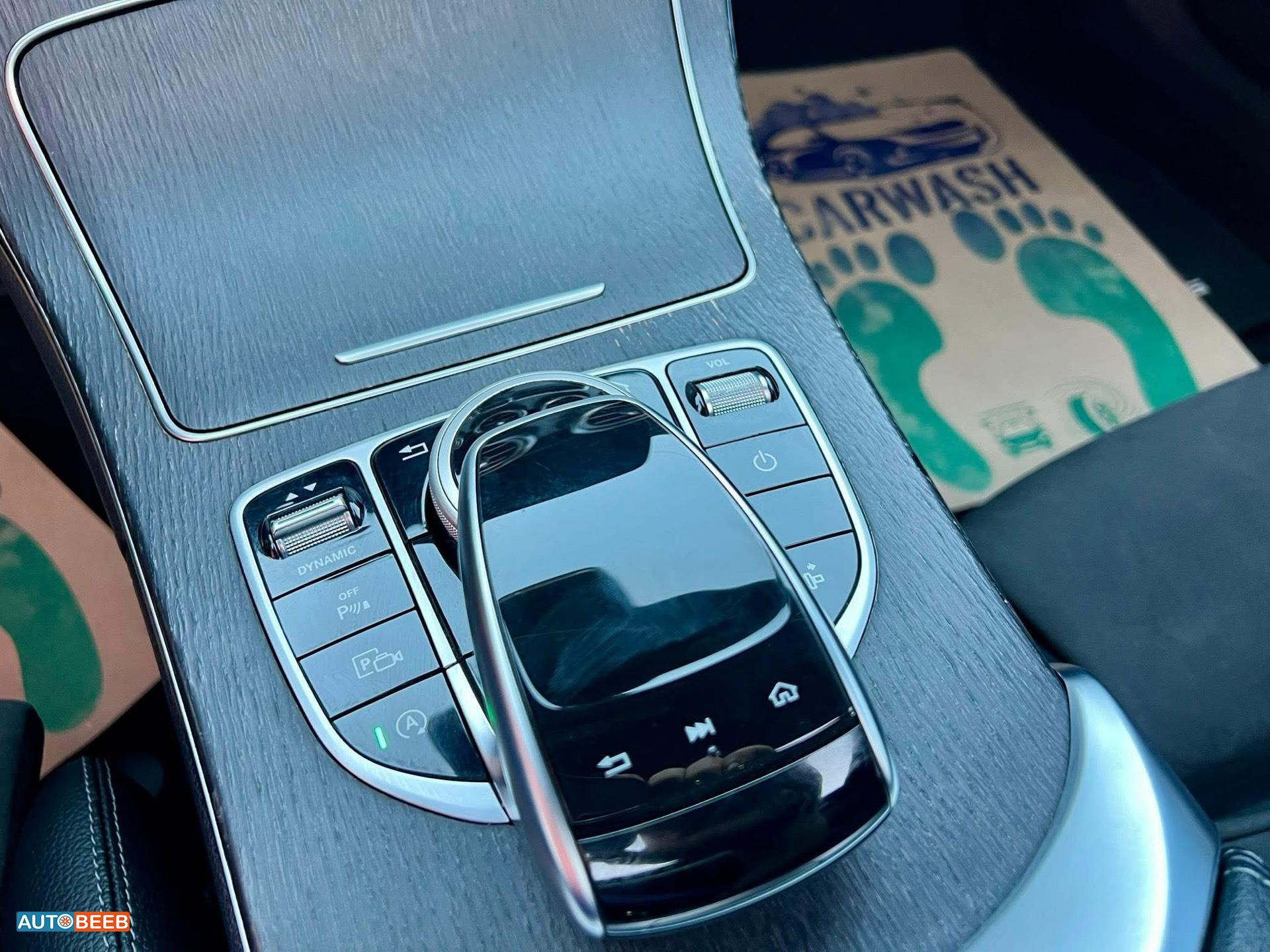 Mercedes Benz C200 2019