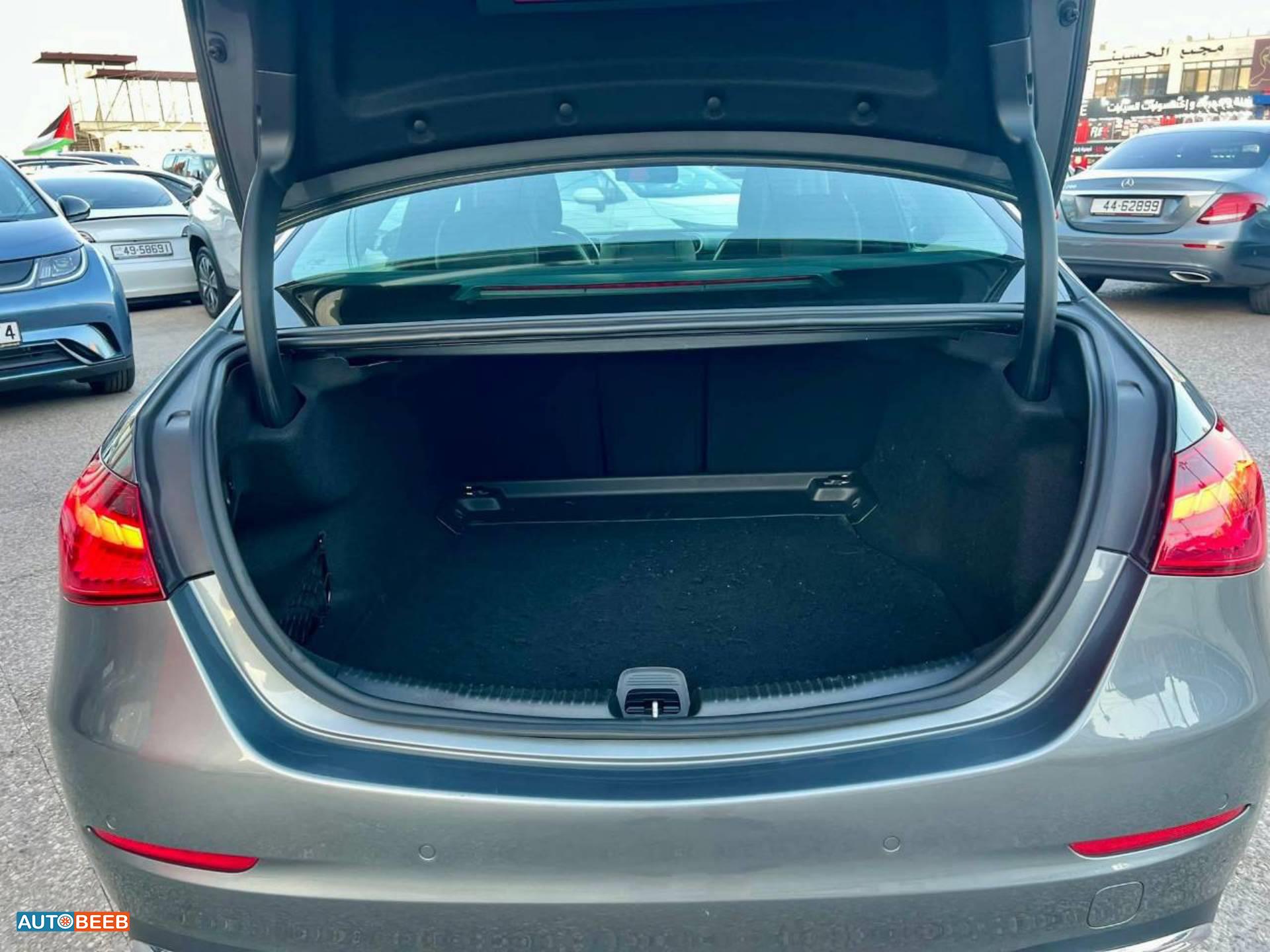 Mercedes Benz C180 2024