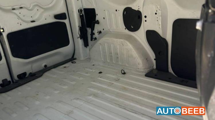 رينو دوكر 2022