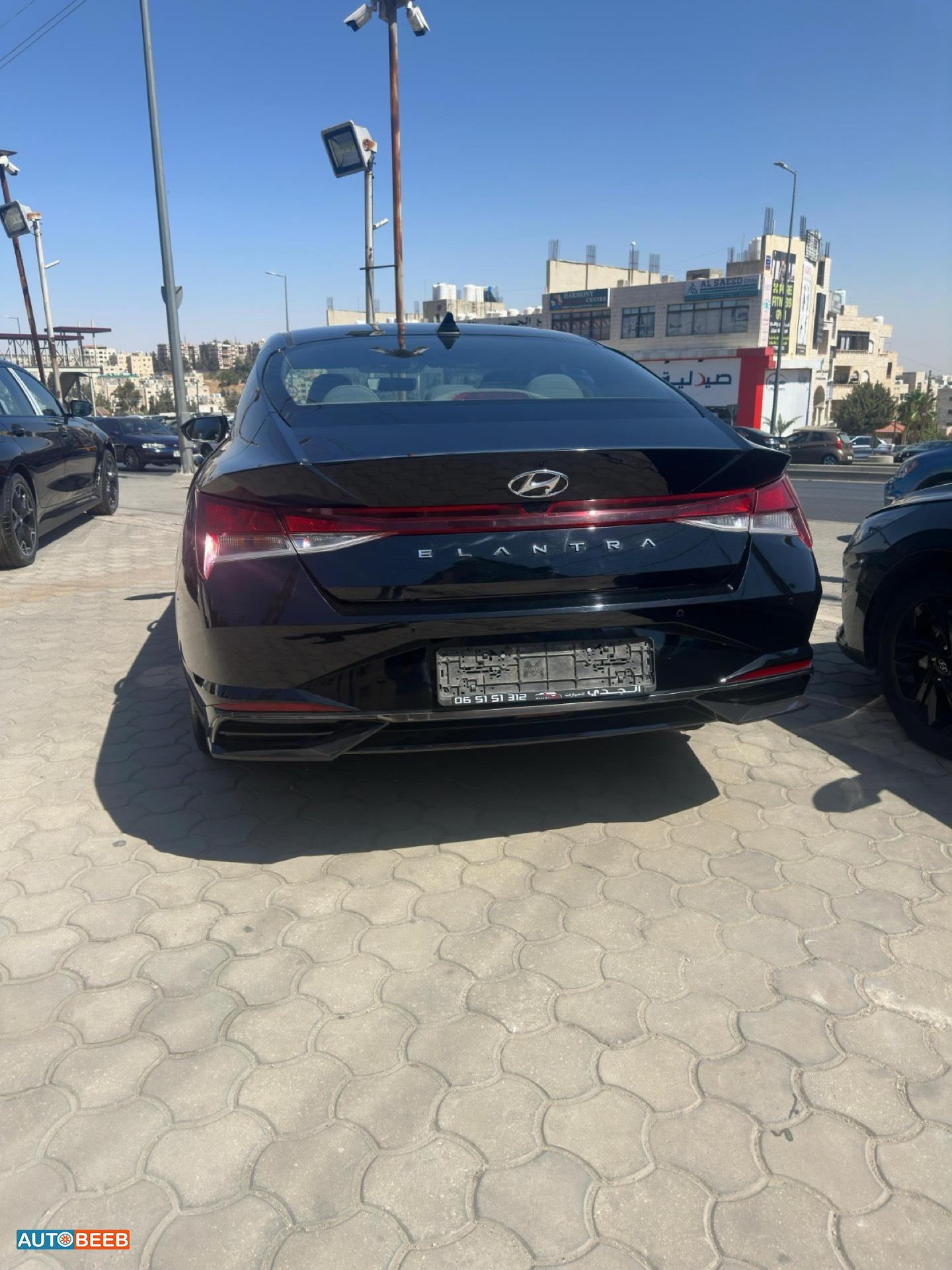 Hyundai Elantra 2022