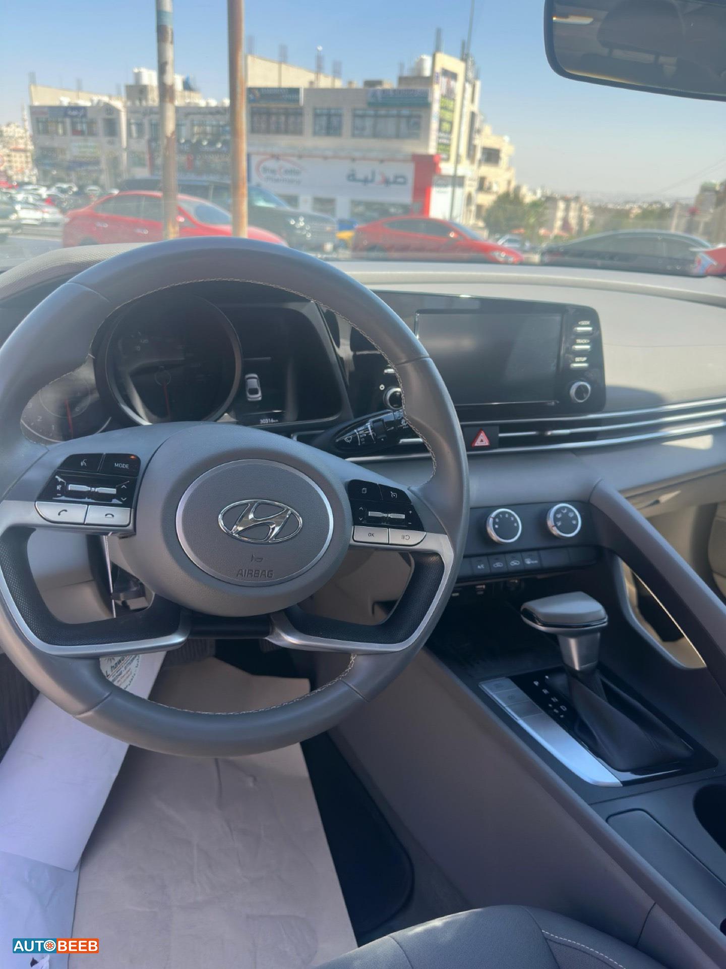 Hyundai Elantra 2022