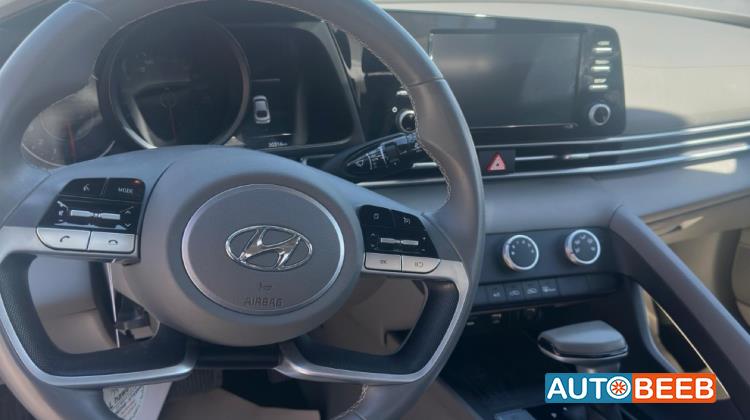 Hyundai Elantra 2022