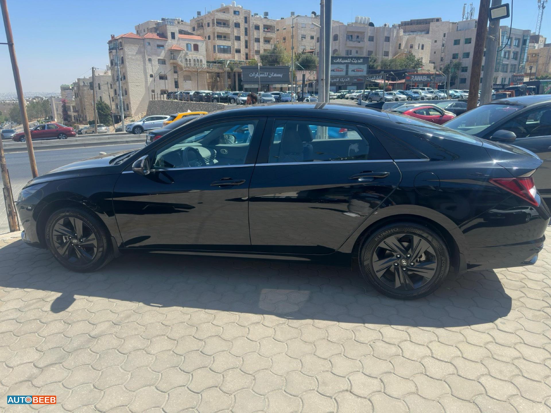 Hyundai Elantra 2022