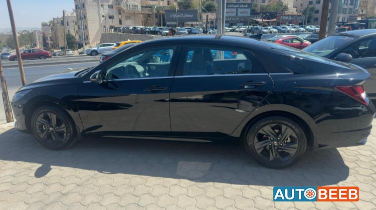 Hyundai Elantra 2022