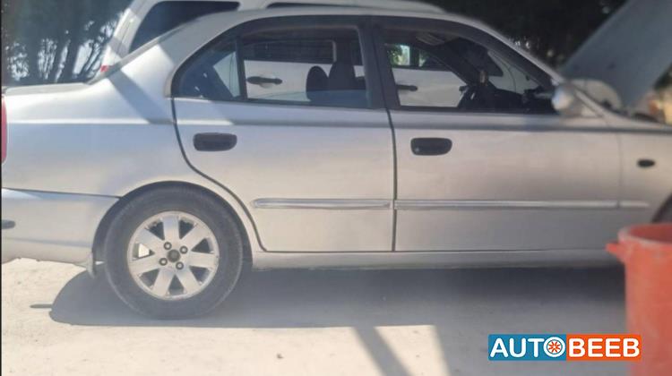 هيونداي فيرنا 2002