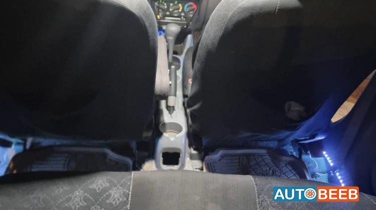 هيونداي فيرنا 2002