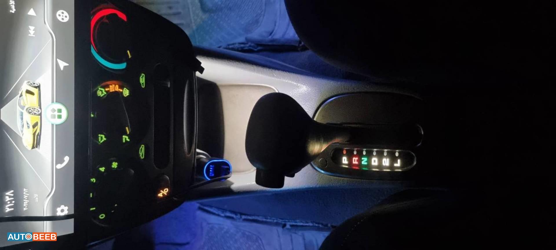 هيونداي فيرنا 2002