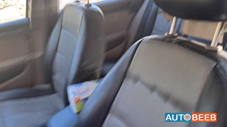 فولكس فاجن جولف MK 2011