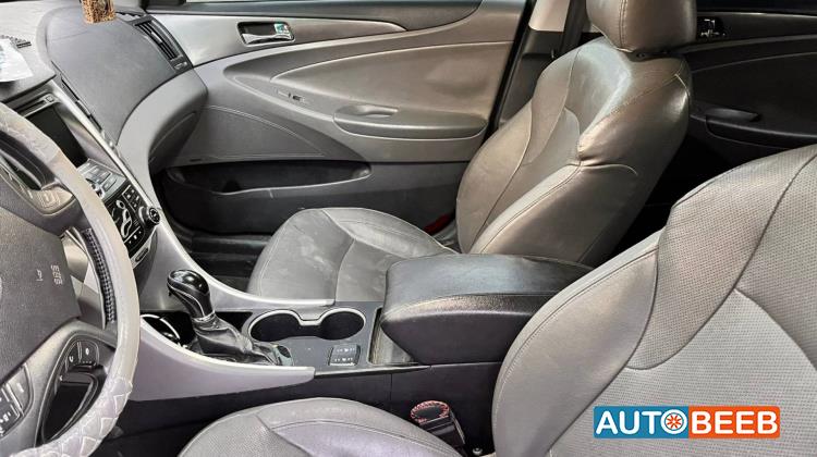 Hyundai Sonata 2011