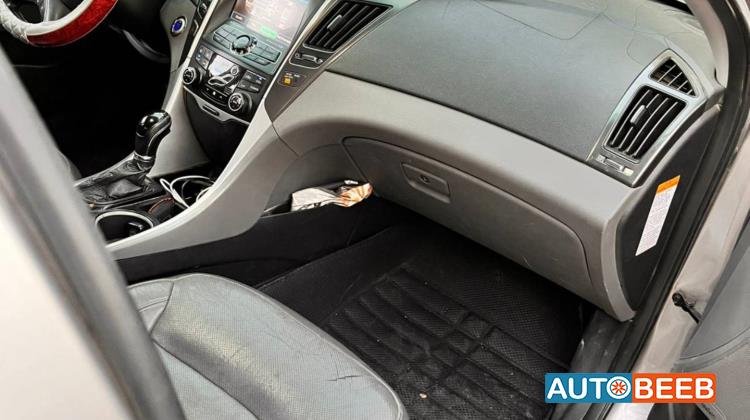 Hyundai Sonata 2011