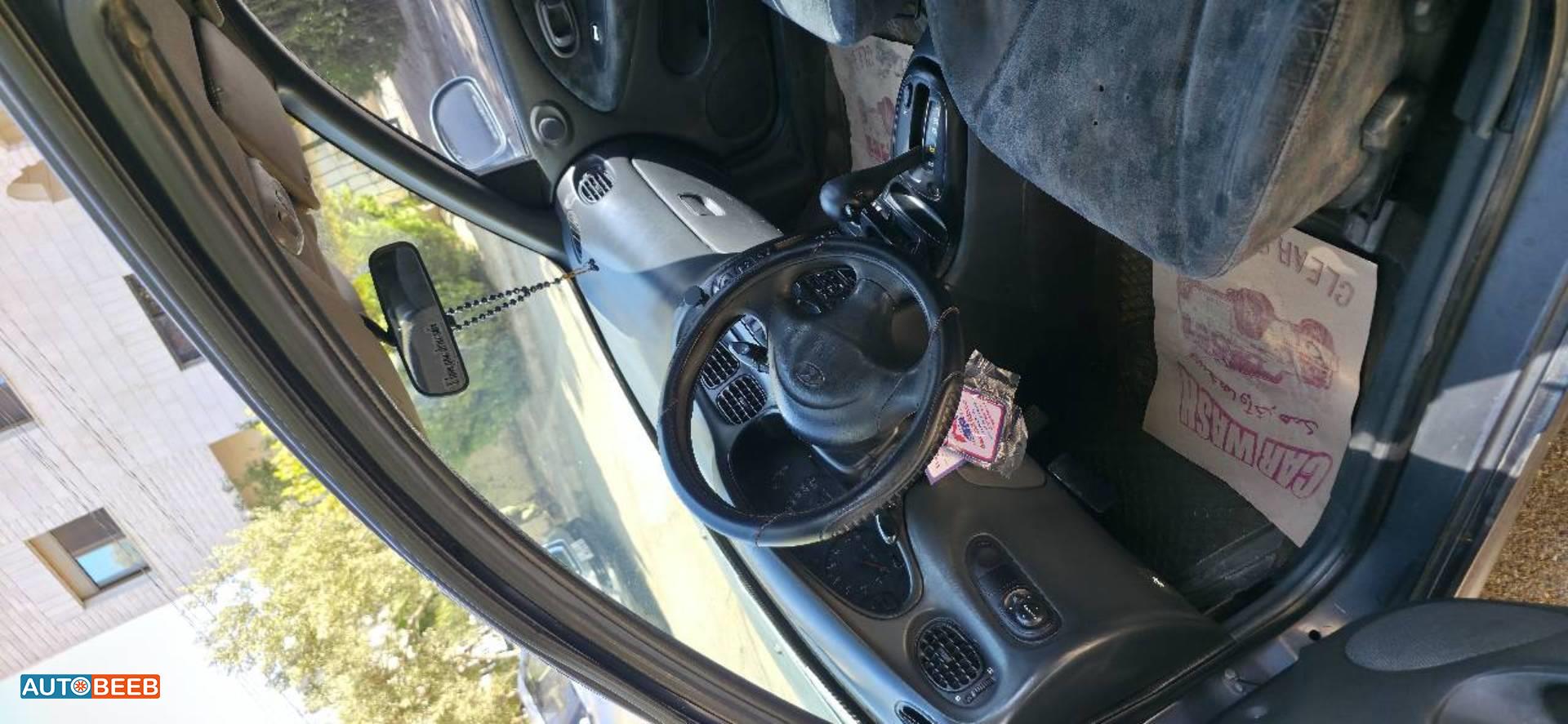 هيونداي افانتي 1996