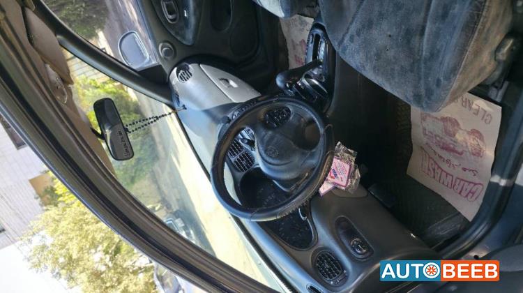 هيونداي افانتي 1996