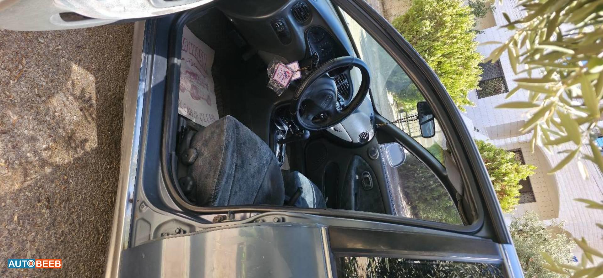 هيونداي افانتي 1996