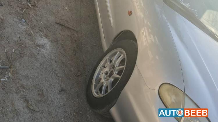 هيونداي افانتي 1998