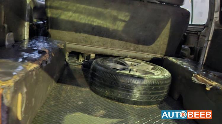 ميني باص هيونداي 2004