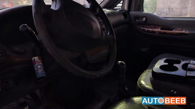 ميني باص هيونداي 2004