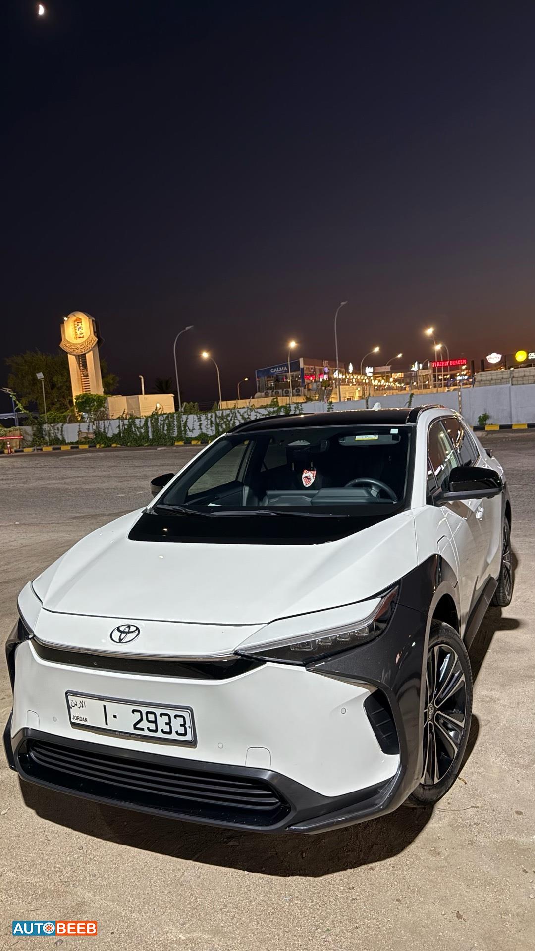 تويوتا bZ4X 2023