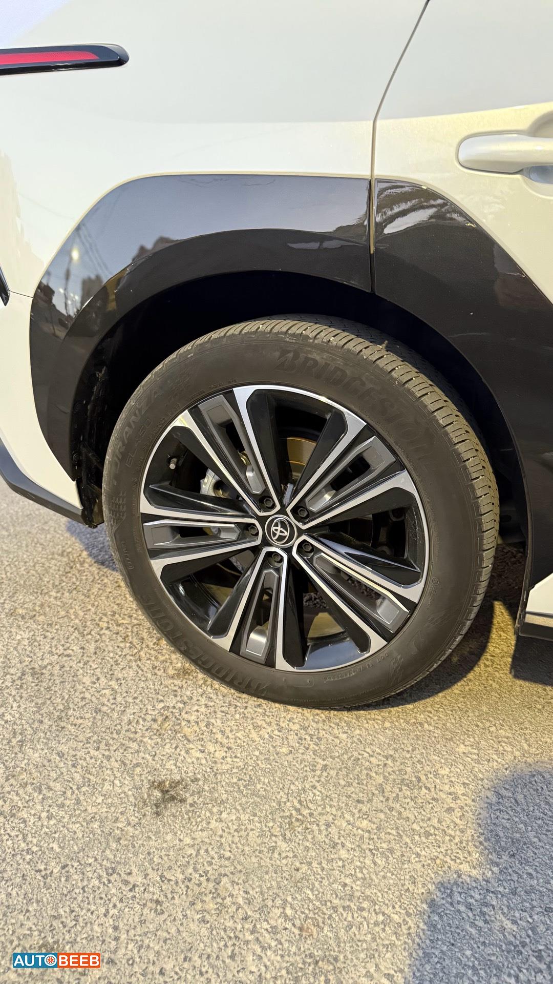 تويوتا bZ4X 2023