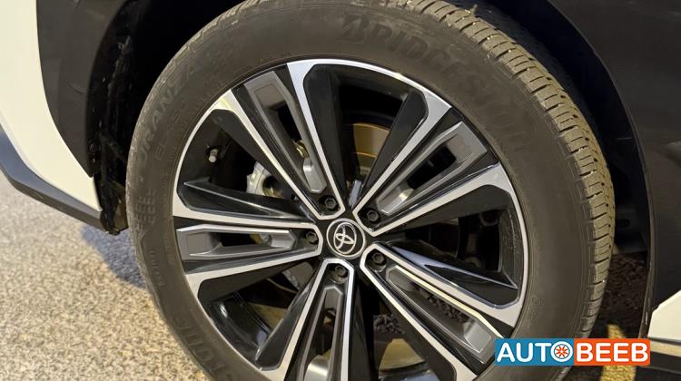 تويوتا bZ4X 2023