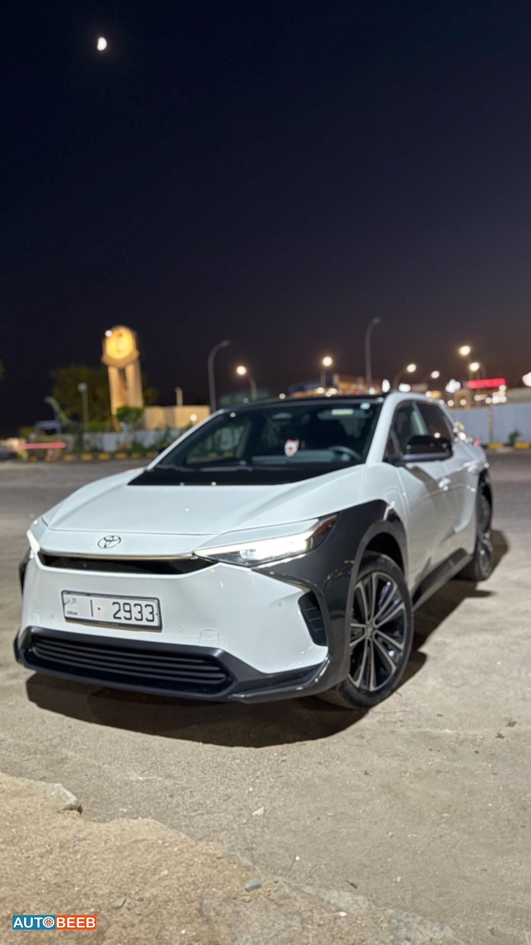 تويوتا bZ4X 2023