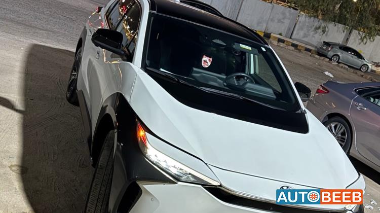 تويوتا bZ4X 2023