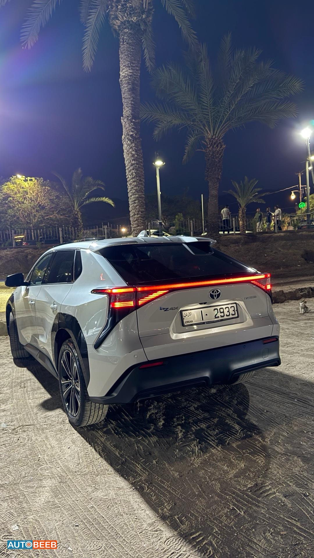 تويوتا bZ4X 2023