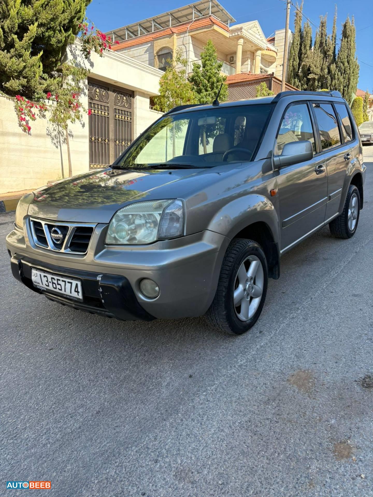 نيسان X-تريل 2004