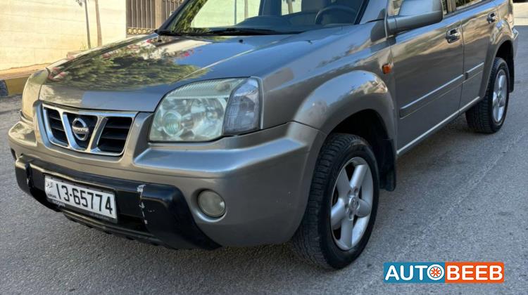 نيسان X-تريل 2004