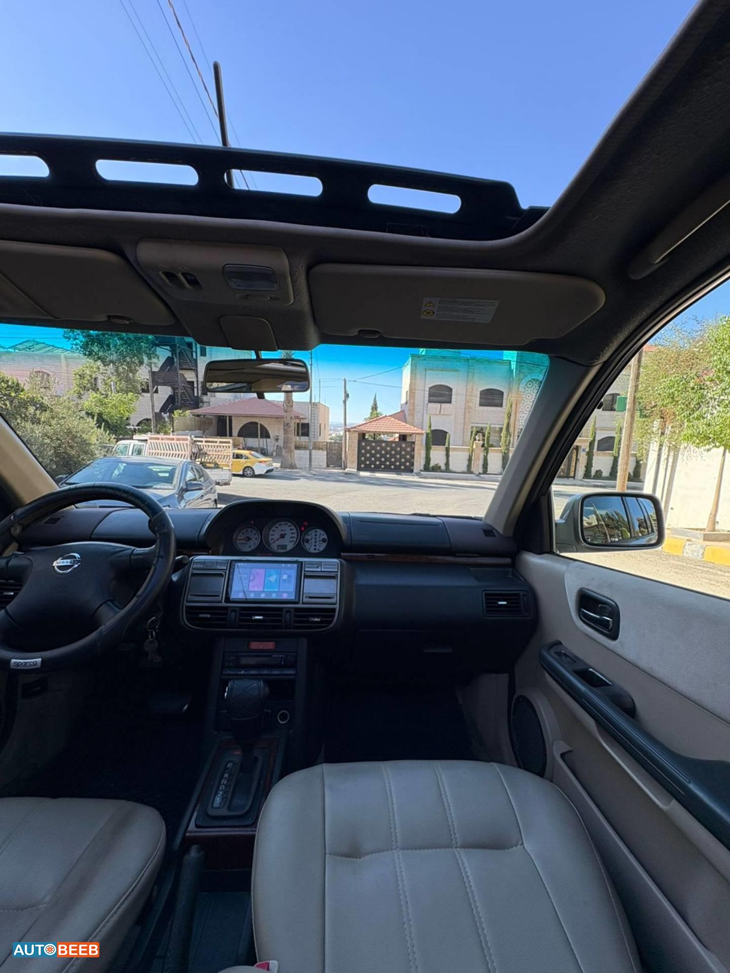 نيسان X-تريل 2004