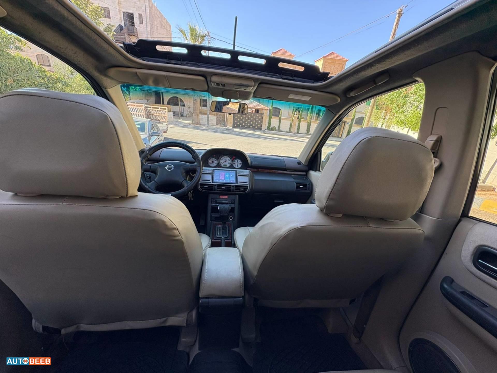 نيسان X-تريل 2004