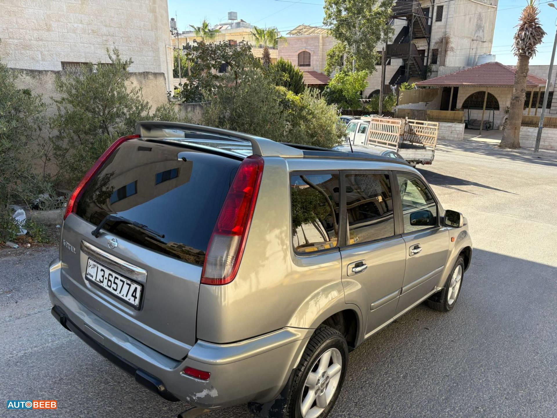 نيسان X-تريل 2004