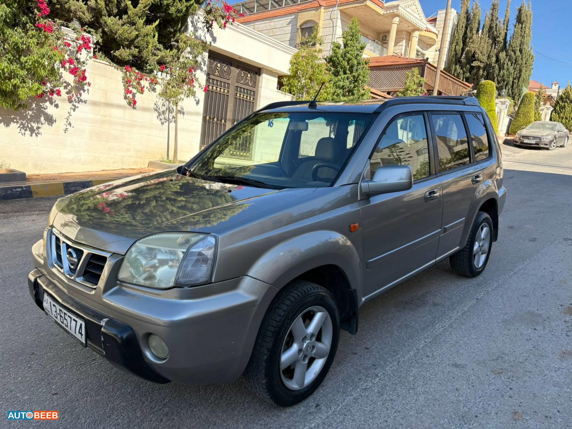 نيسان X-تريل 2004