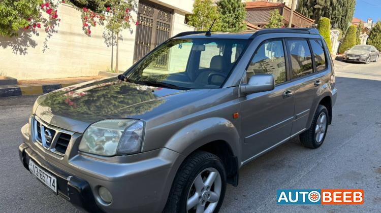 نيسان X-تريل 2004